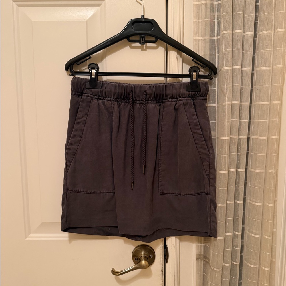 Anthropologie , short grey skirt